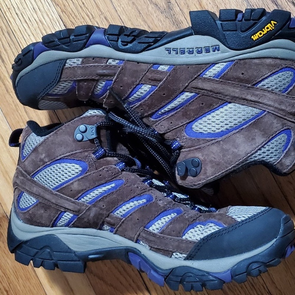 Merrell Vibram Hiking Shoes Like New 9.5 - Image 3